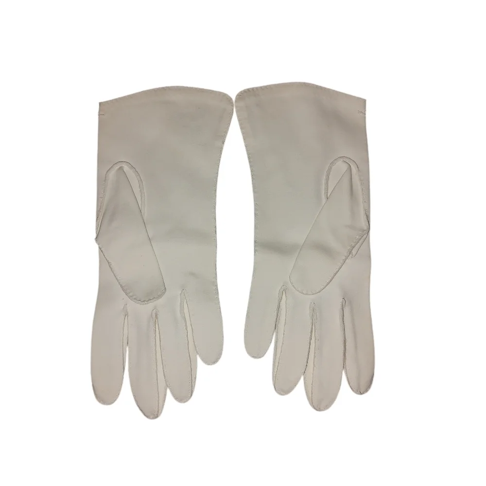 Elegant Vintage 1970s White Embroidered Women's Handsewn Gloves